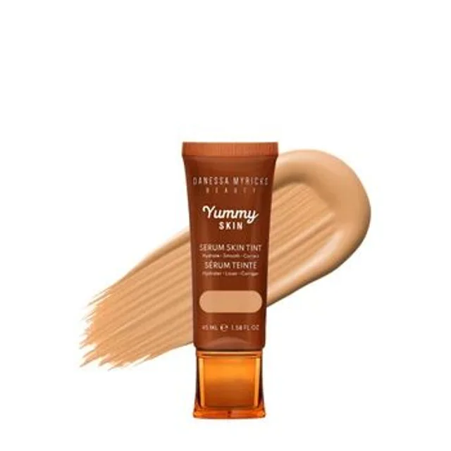 Danessa Myricks Beauty Yummy Skin Serum Skin Tint fond de teint hydratant lissant teinte 5 - Light To Medium