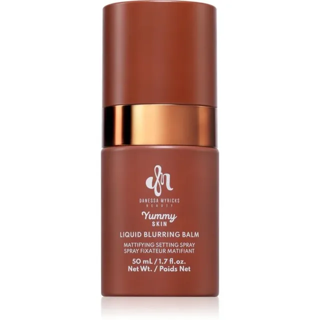 Danessa Myricks Beauty Yummy Skin Liquid Blurring Balm spray fixateur de maquillage pour un effet naturel